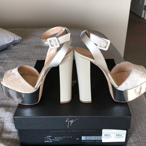 Giuseppe Zanotti Amelia Velvet shoes